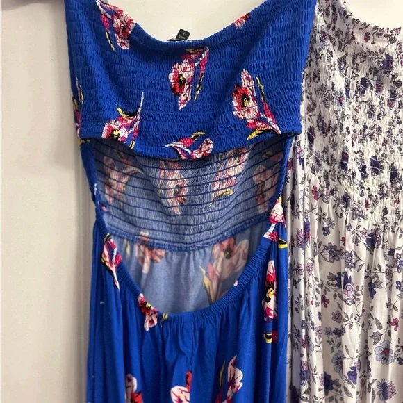 Floral Maxi Dresses - Blue and White - Picture 5 of 8